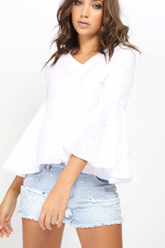 S17W-1000004360-WTE-S-pear-bell-sleeve-top-white-jl2001