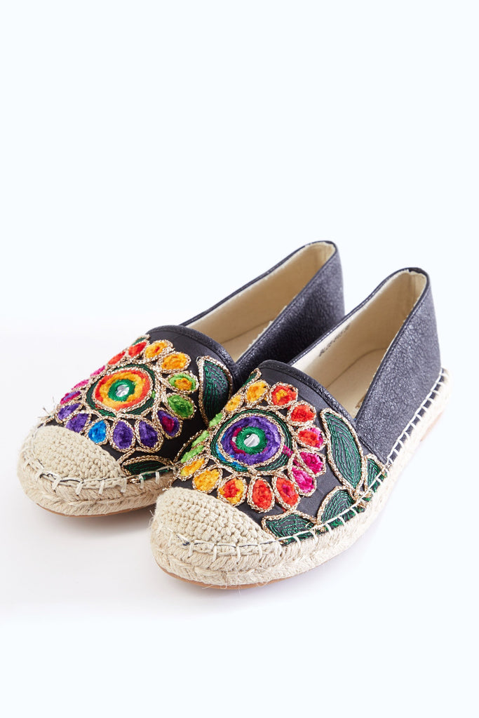 S17W-3000003148-BCK-36-embellished-toe-espadrilles-black-jl1300