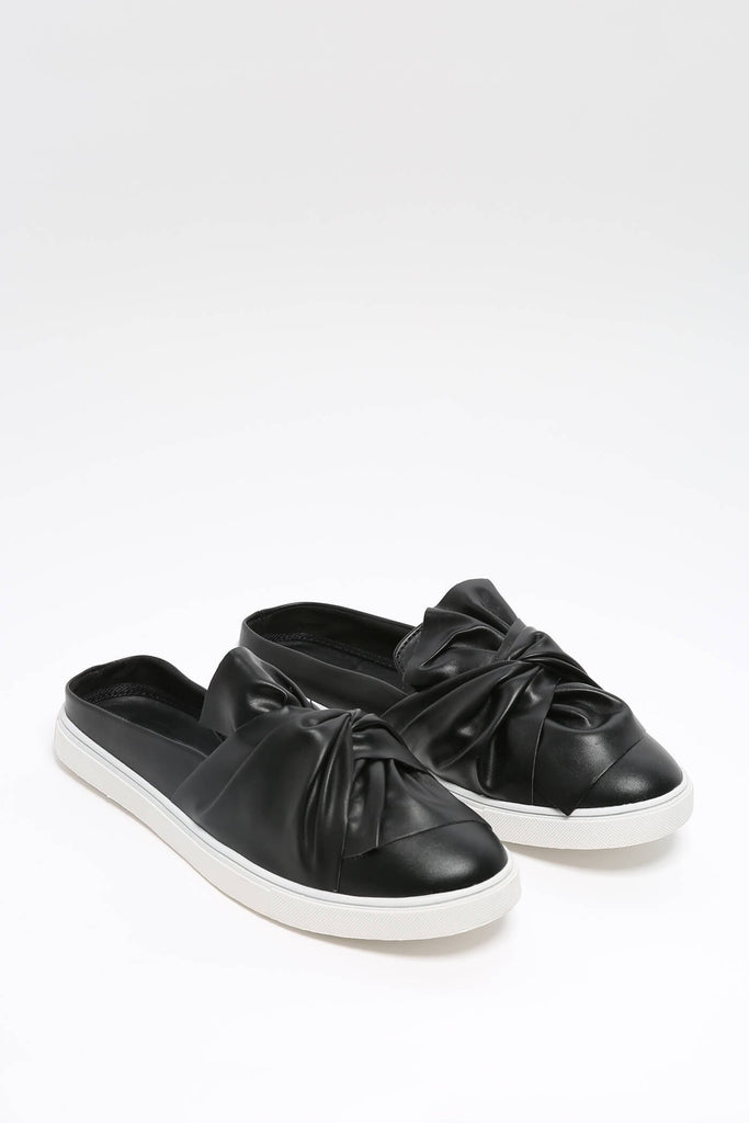 S17W-3000006372-BCK-3-bow-tie-slider-black-jl2936